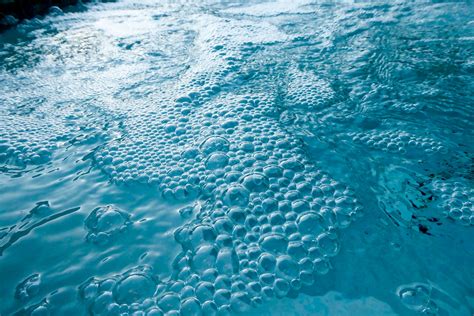 Water, bubbles, surface uniform bubbles - sound effect