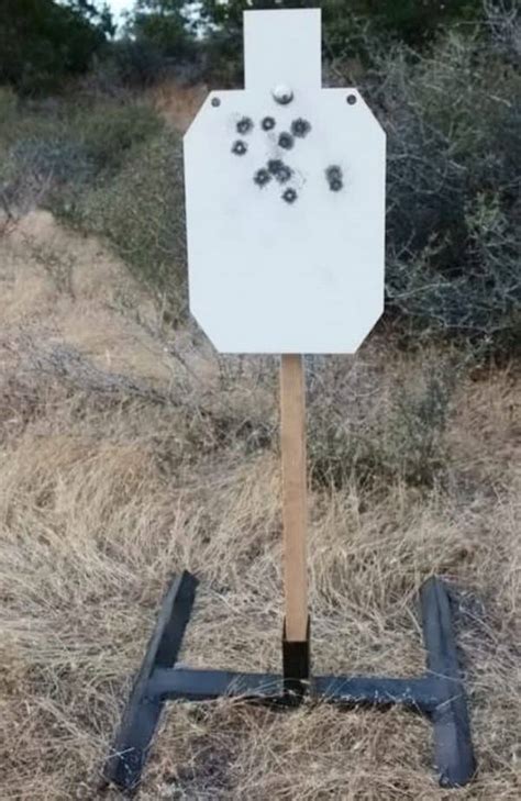 Shots from a machine gun at a metal target - sound effect