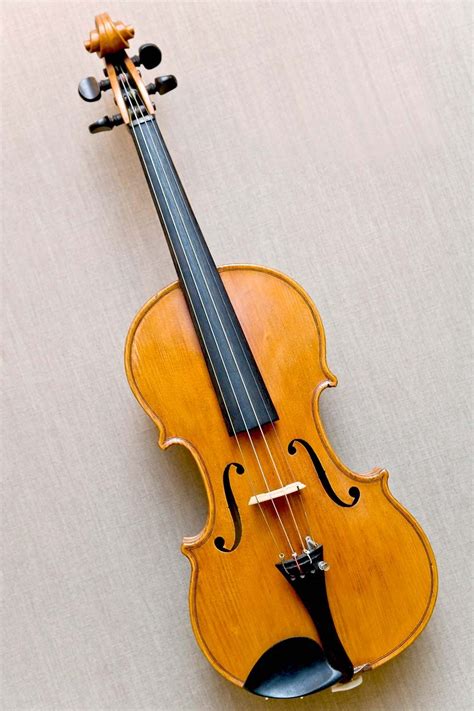 Violins sound effects