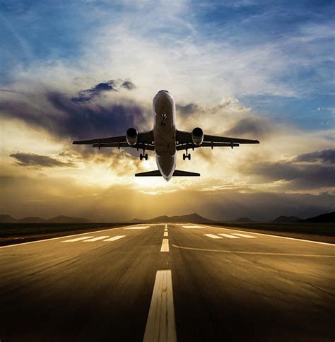 Takeoff of a passenger plane - sound effect