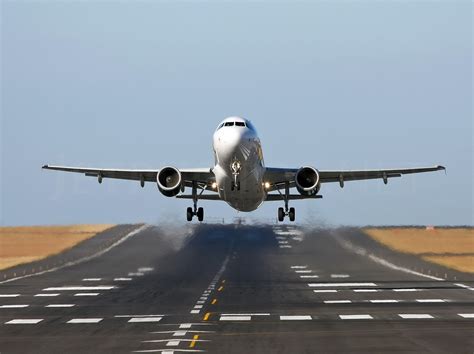 Jet plane takeoff - sound effect