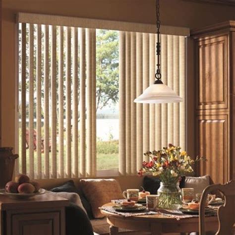 Large vertical blinds - sound effect