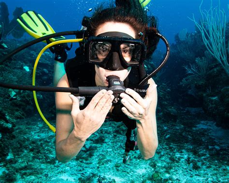 Sound of a scuba diver breathing underwater