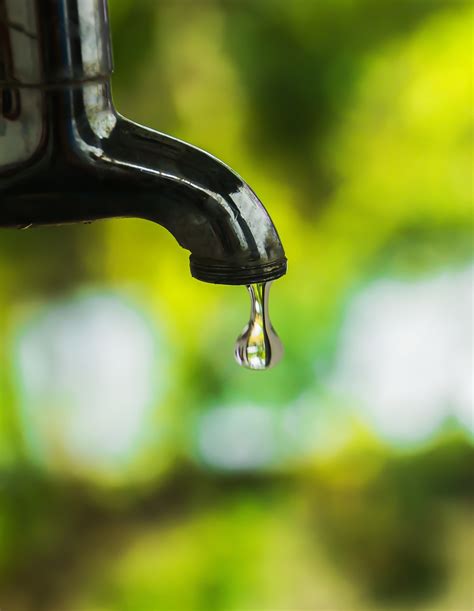 Sound of water drops, dripping water