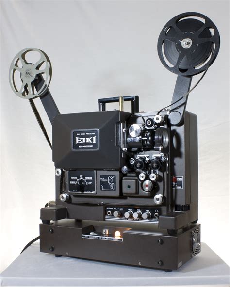 Movie projector sound (16mm): start, run, stop