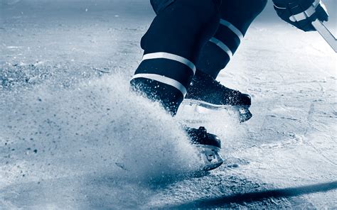 Sound of skates on ice, braking and stopping