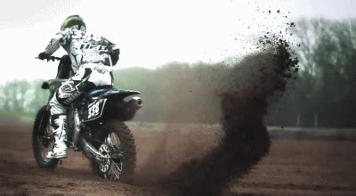 Sound of a motocross bike in motion on the move (2)