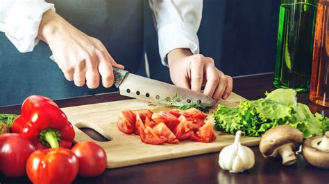 Sound of cutting vegetables