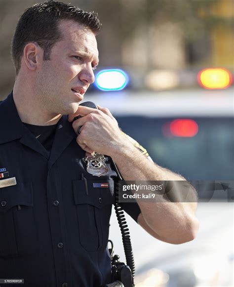 Sound of a police radio (negotiations of police officers by radio)