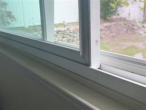 Sliding window sound (squeaky closes)