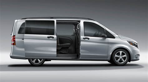 Passenger van sliding door sound (electric)