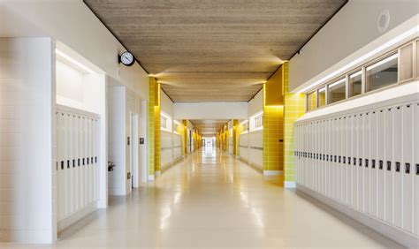 Sound of the school corridor