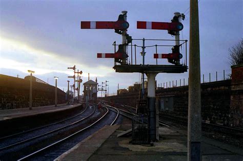 Signal at the station - sound effect