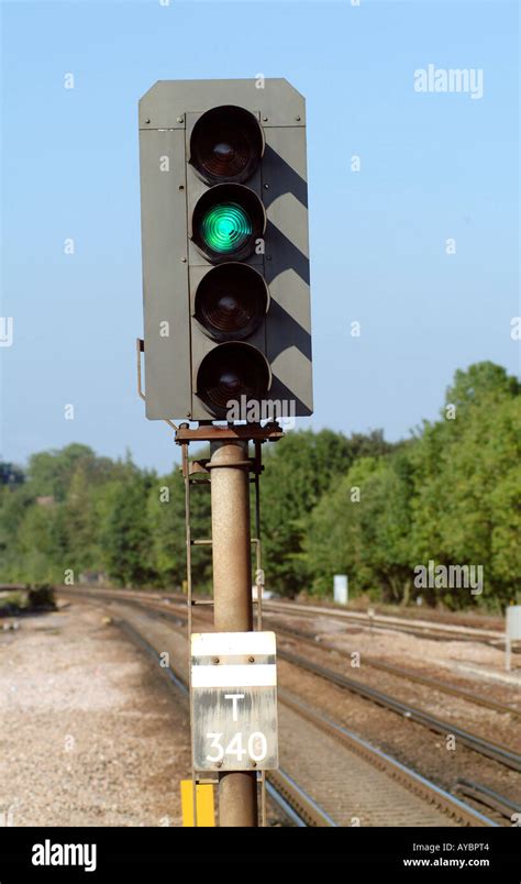 Signal at the station - sound effect