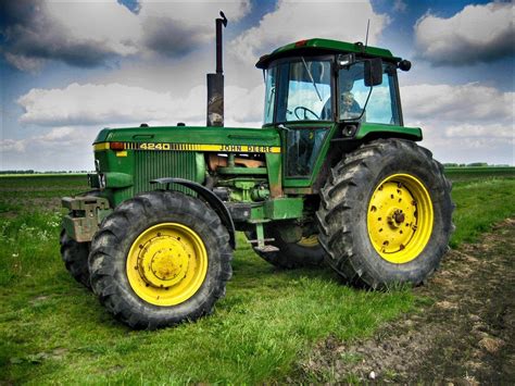 Tractor sound: engine starting, idling, moving