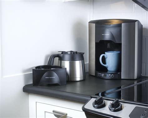 Sound of water boiling in a coffee pot (boiler, coffee maker)