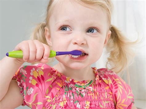 Sound of a toothbrush, brushing your teeth