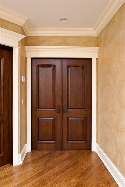 Interior door sounds