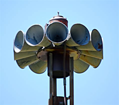 Air raid siren sounds (5 options)