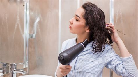 Hairdryer dries hair (2) - sound effect