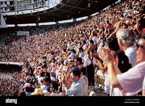 Spectators sound effects