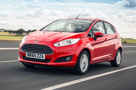 Ford fiesta car: driving from right to left - sound effect