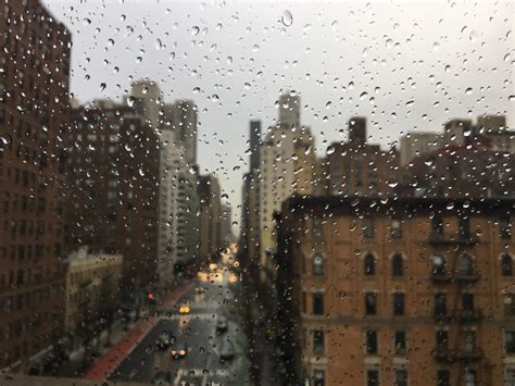 Sound of a rainy morning in the city
