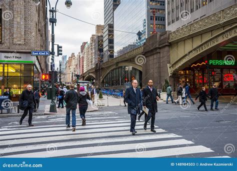 City crossing, people's voices - sound effect