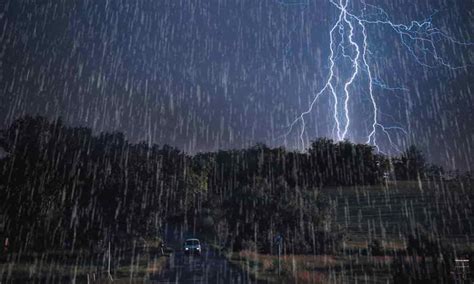 Thunderstorm, average rain on the window, thunder - sound effect