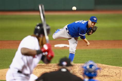 Baseball game: hitting, shouting, whistling, applause - sound effect