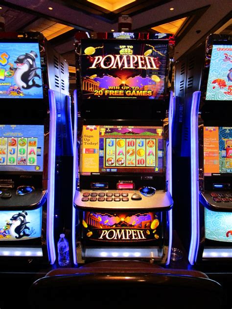 Slot machines: video game, electronic sounds