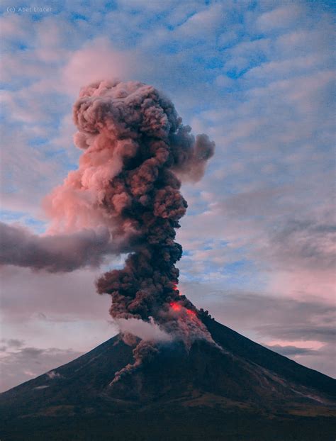 Volcanic eruption: sound in the distance