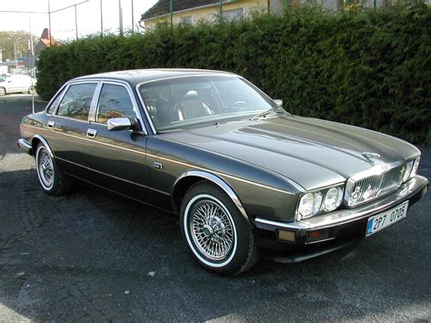 Jaguar sovereign: 3. 6 liter 1986 (outdoor) - sound effect