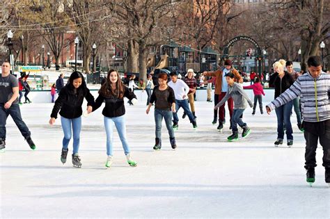 Outdoor skating rink, mass skating - sound effect