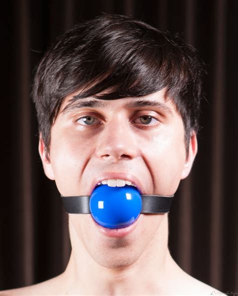 Gag in mouth (male) - sound effect