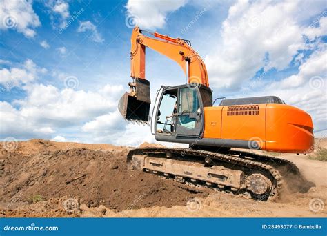 Bucket excavator moving - sound effect