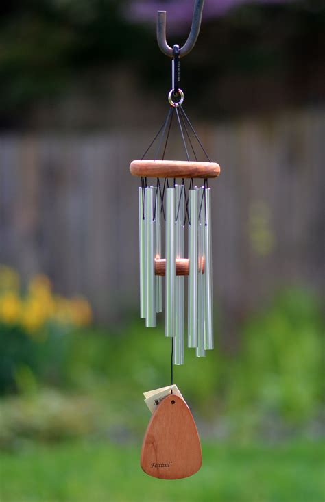 Chimes: single note, music, percussion, bell - sound effect