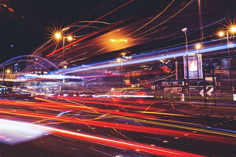 Light city traffic, dry road - sound effect