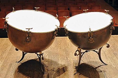 Timpani drum sound for medieval stage (2)
