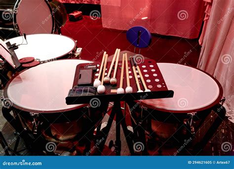 Timpani drum sound for dramatic stage