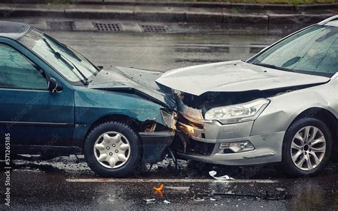 Head-on collision in a car accident (2) - sound effect