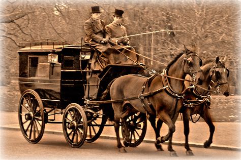 Horse carriage passing by - sound effect