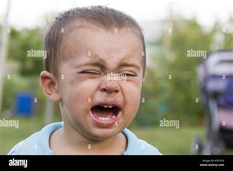 Boy 1 year old, screaming and snorting - sound effect