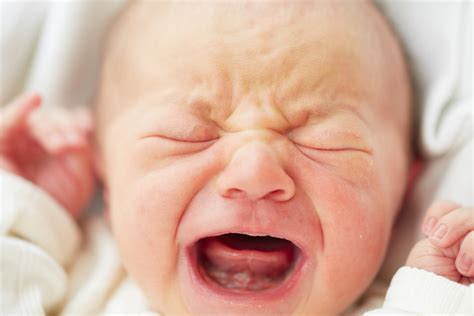 Boy 17 days old, crying (baby crying) - sound effect