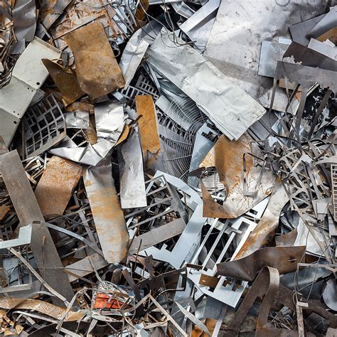 Scrap metal: falling, grinding, debris - sound effect