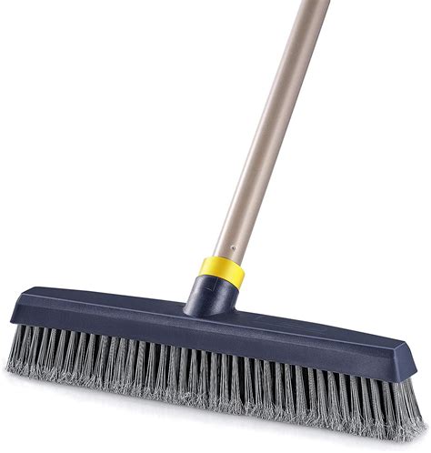 Broom, brush: carpet sweeping - sound effect