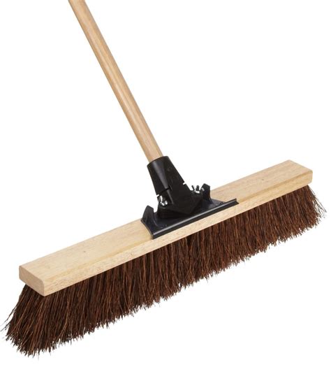 Broom, brush: carpet sweeping - sound effect