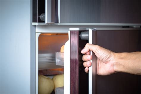 Fridge freezer door opening and closing - sound effect