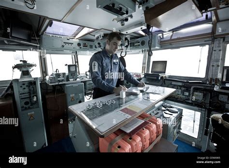 Bridge, sounds on the bridge of an aircraft carrier