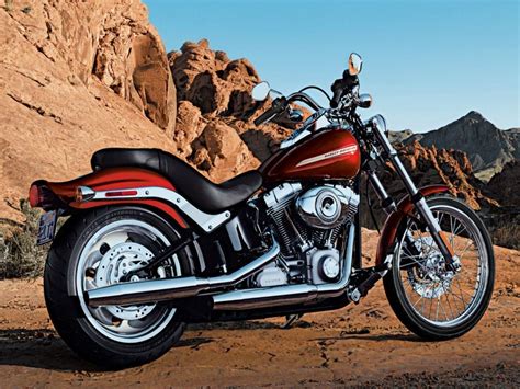 Harley motorcycle: 1200 cc, idling, riding at a slow speed - sound effect